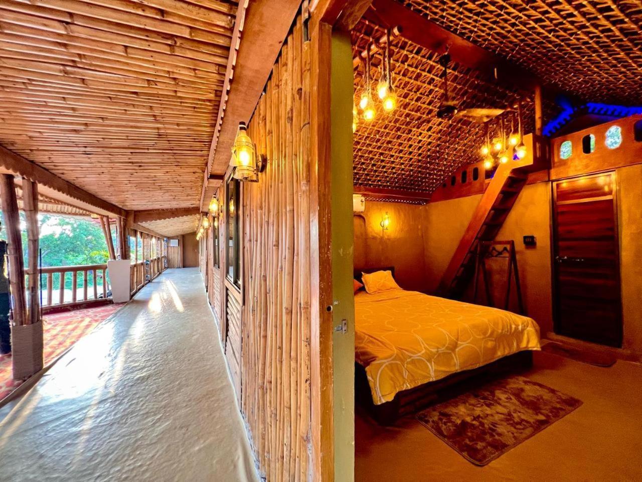 La Pahi Palace- Banquet And Resort Sakri East Bagian luar foto