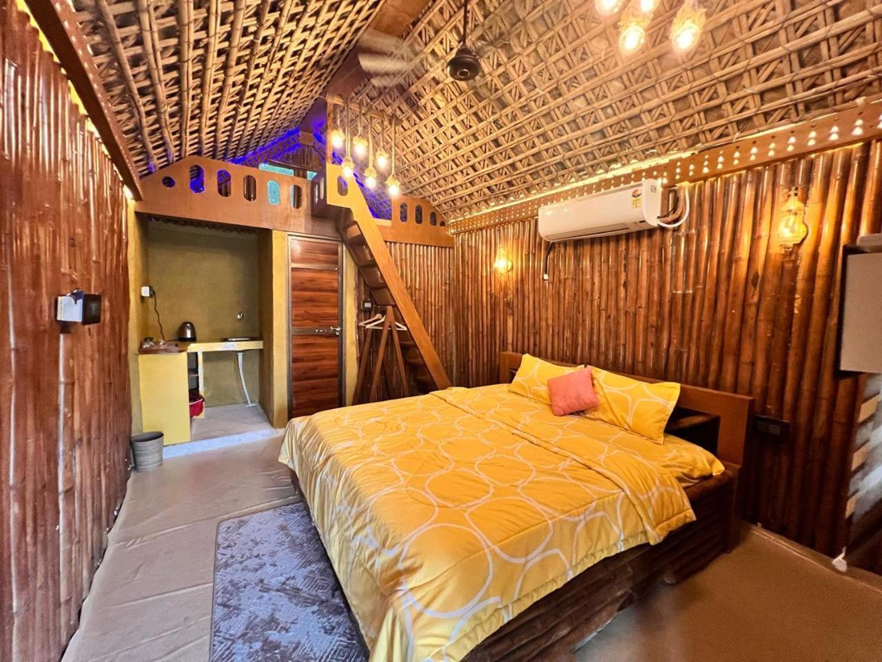 La Pahi Palace- Banquet And Resort Sakri East Bagian luar foto