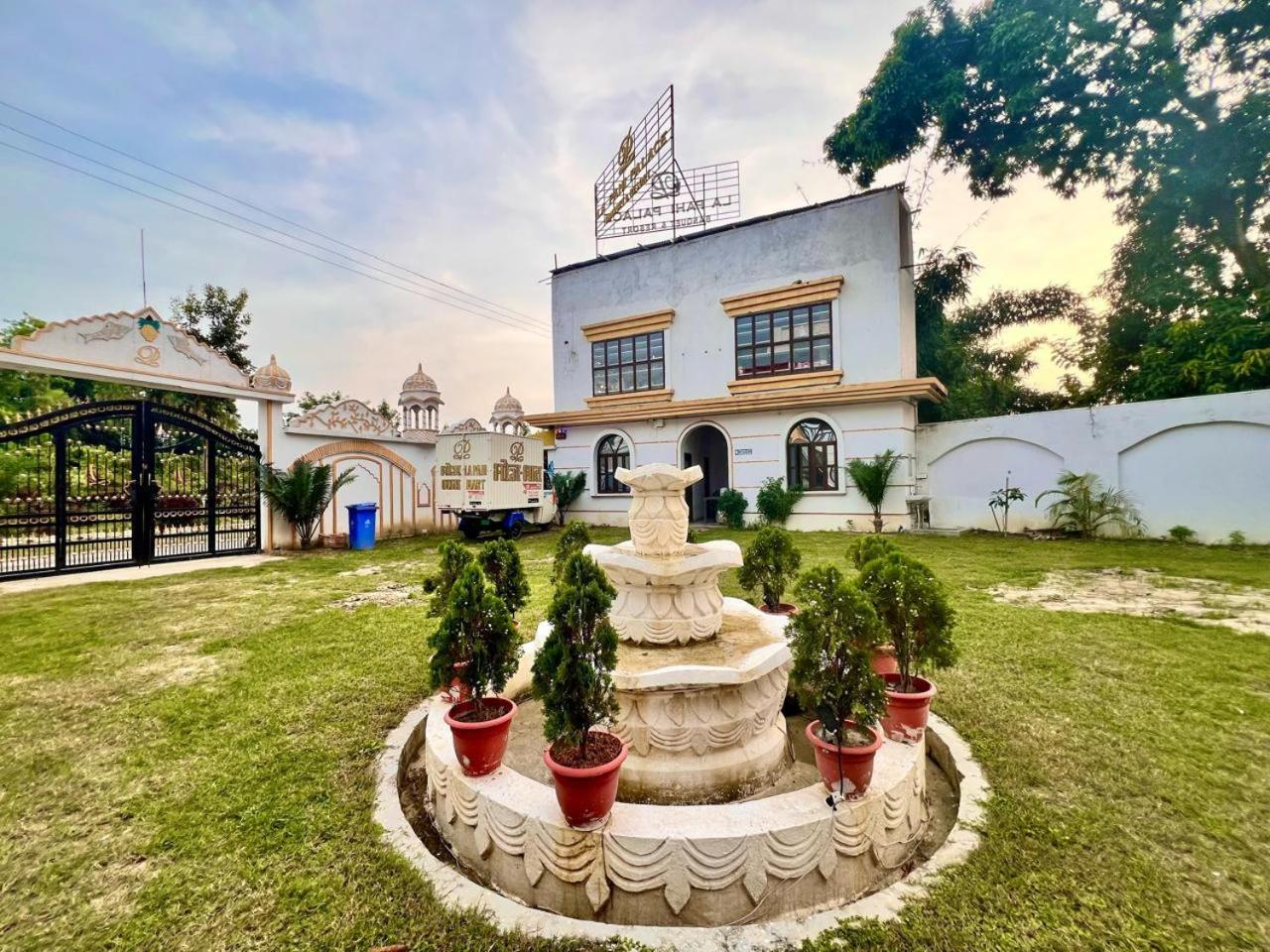 La Pahi Palace- Banquet And Resort Sakri East Bagian luar foto