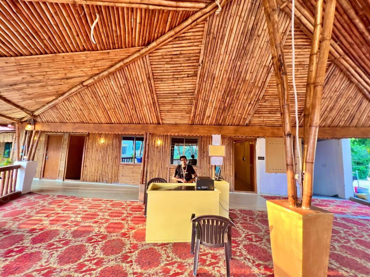 La Pahi Palace- Banquet And Resort Sakri East Bagian luar foto