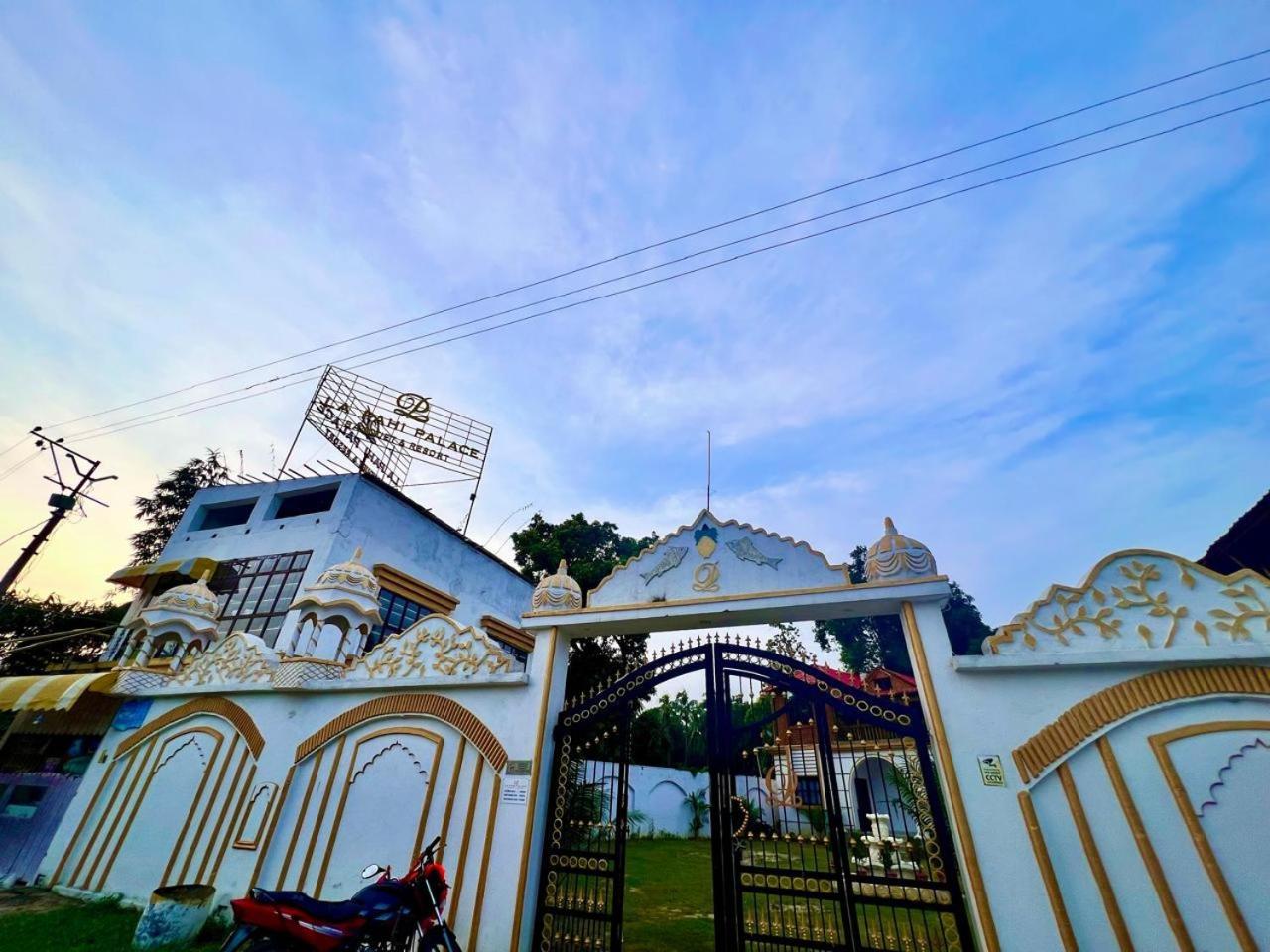 La Pahi Palace- Banquet And Resort Sakri East Bagian luar foto