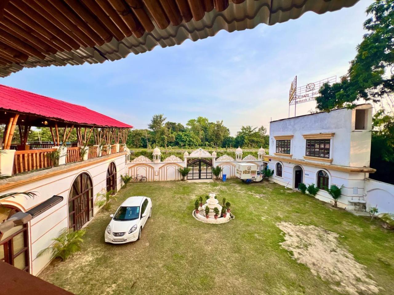 La Pahi Palace- Banquet And Resort Sakri East Bagian luar foto