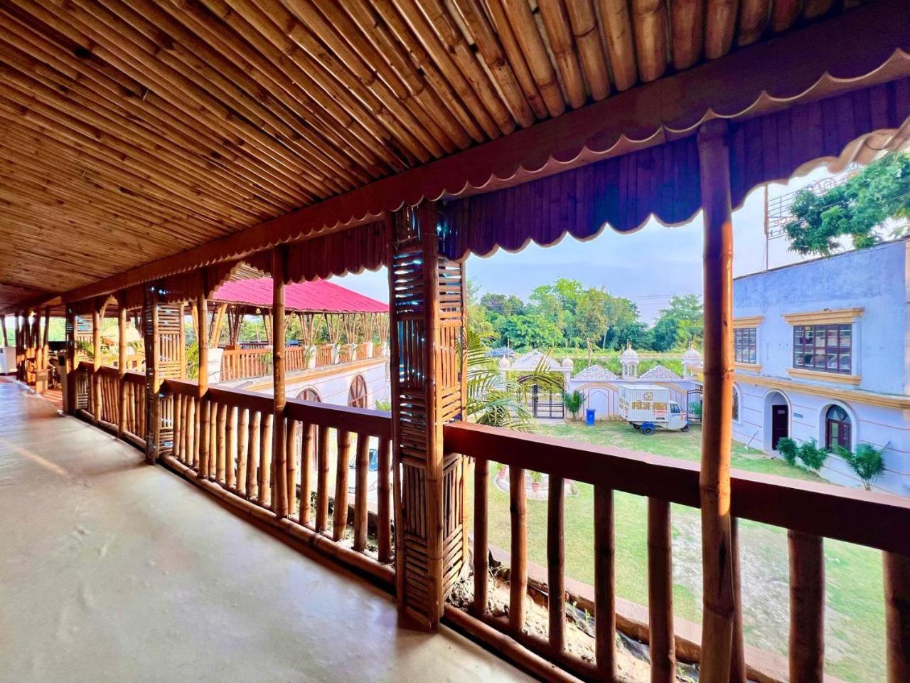La Pahi Palace- Banquet And Resort Sakri East Bagian luar foto
