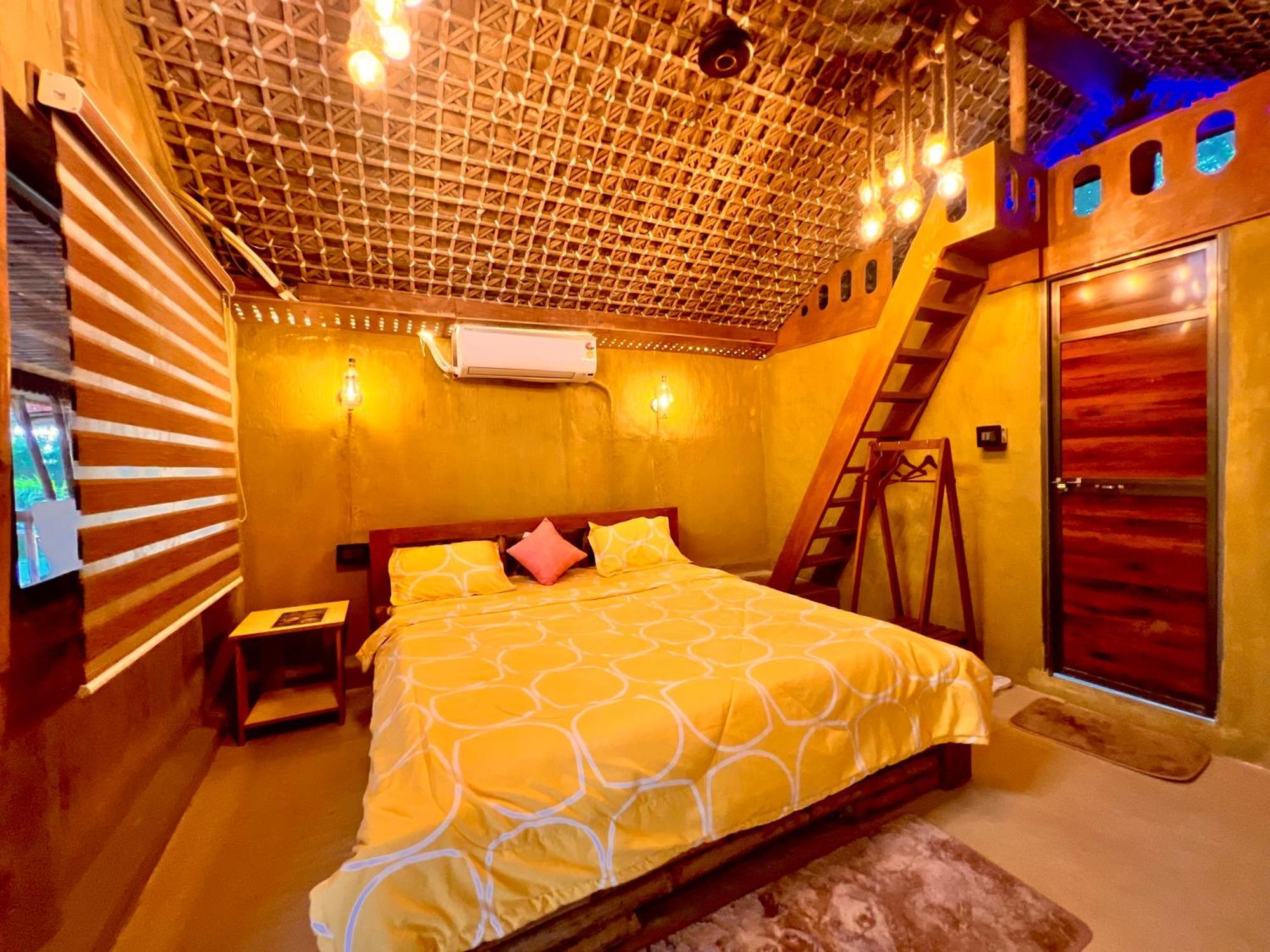 La Pahi Palace- Banquet And Resort Sakri East Bagian luar foto