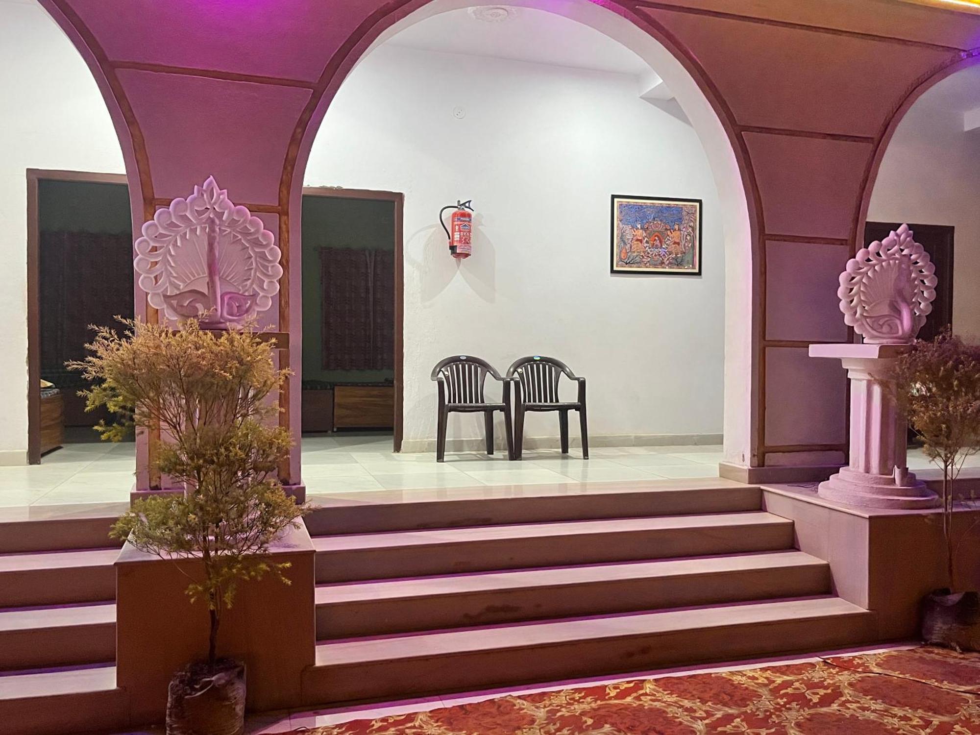 La Pahi Palace- Banquet And Resort Sakri East Bagian luar foto